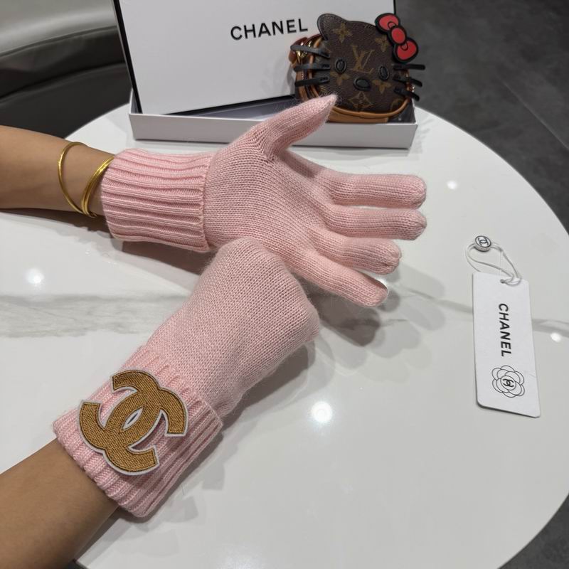 Chanel Gloves 42 (22)