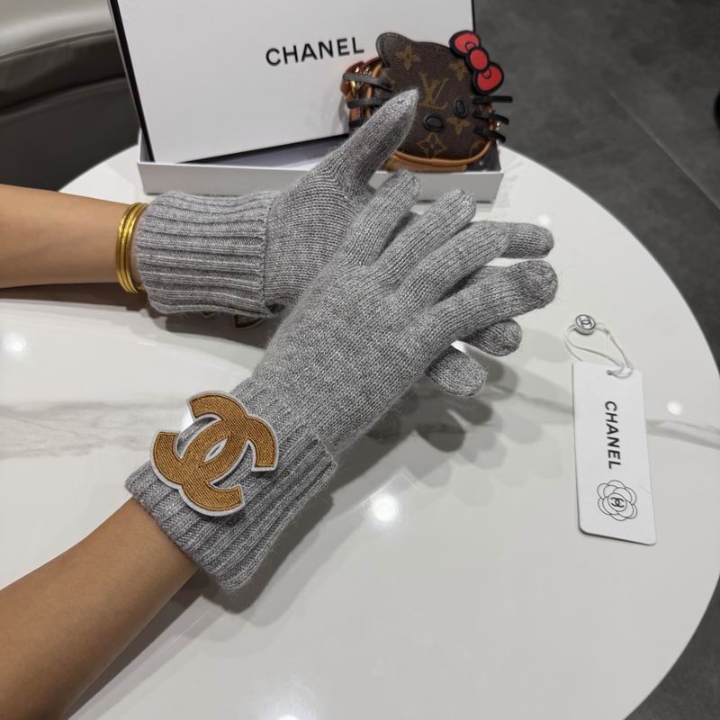 Chanel Gloves 42 (32)