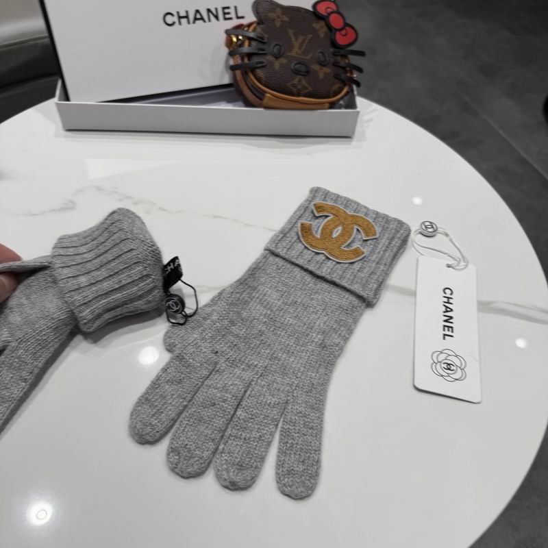 Chanel Gloves 42 (37)