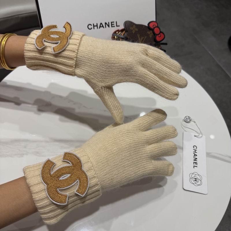 Chanel Gloves 42 (8)
