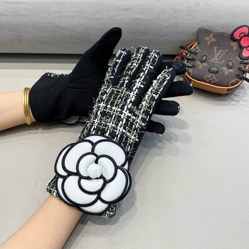 Chanel Gloves 44 (10)