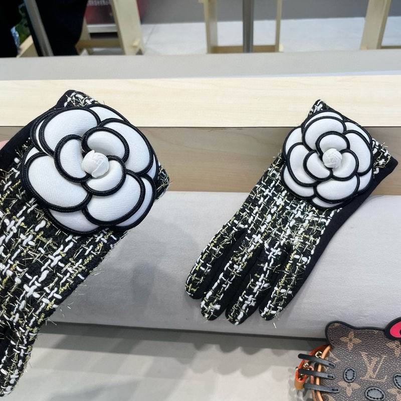 Chanel Gloves 44 (5)