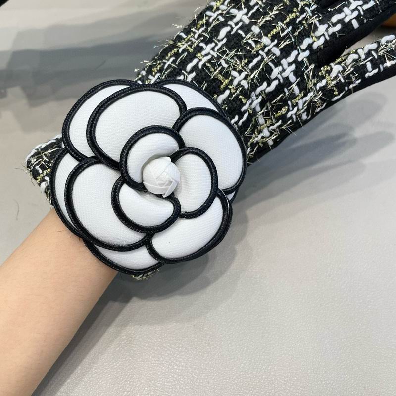 Chanel Gloves 44 (8)