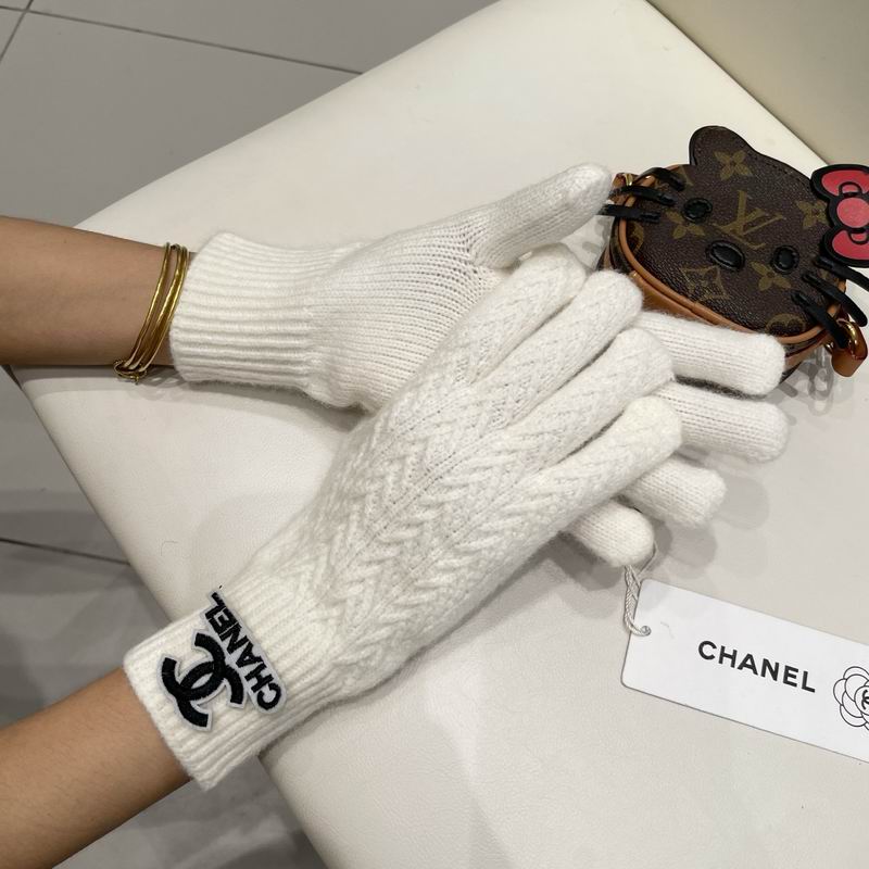Chanel Gloves 48 (28)