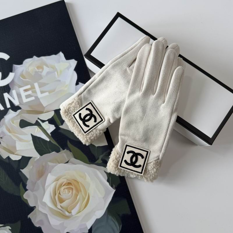 Chanel Gloves 56 (20)