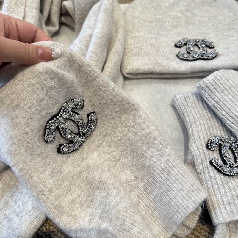 Chanel Scarf Hat gloves (20)