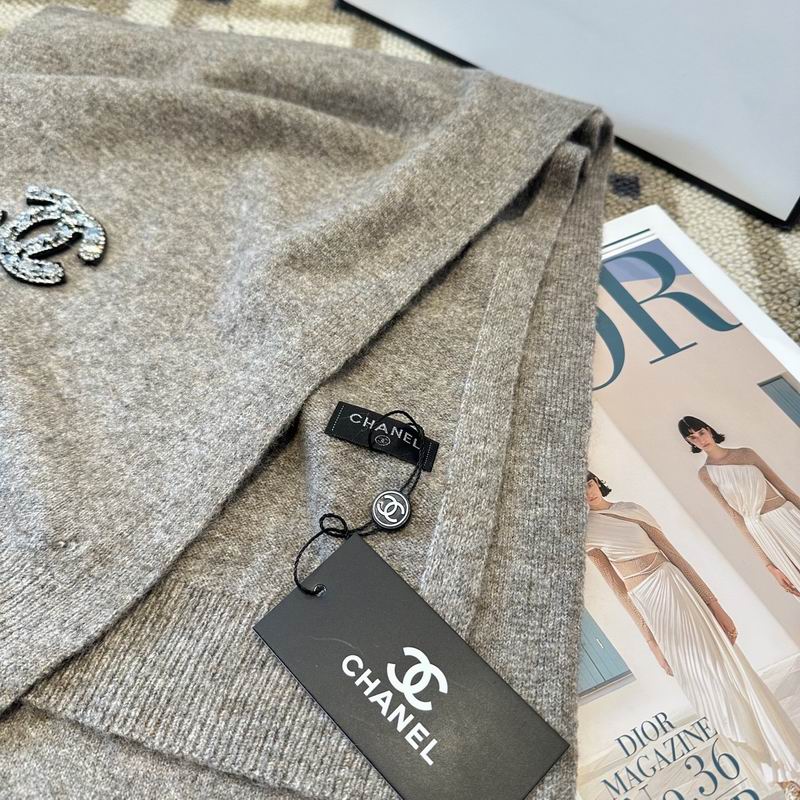 Chanel Scarf Hat gloves (33)