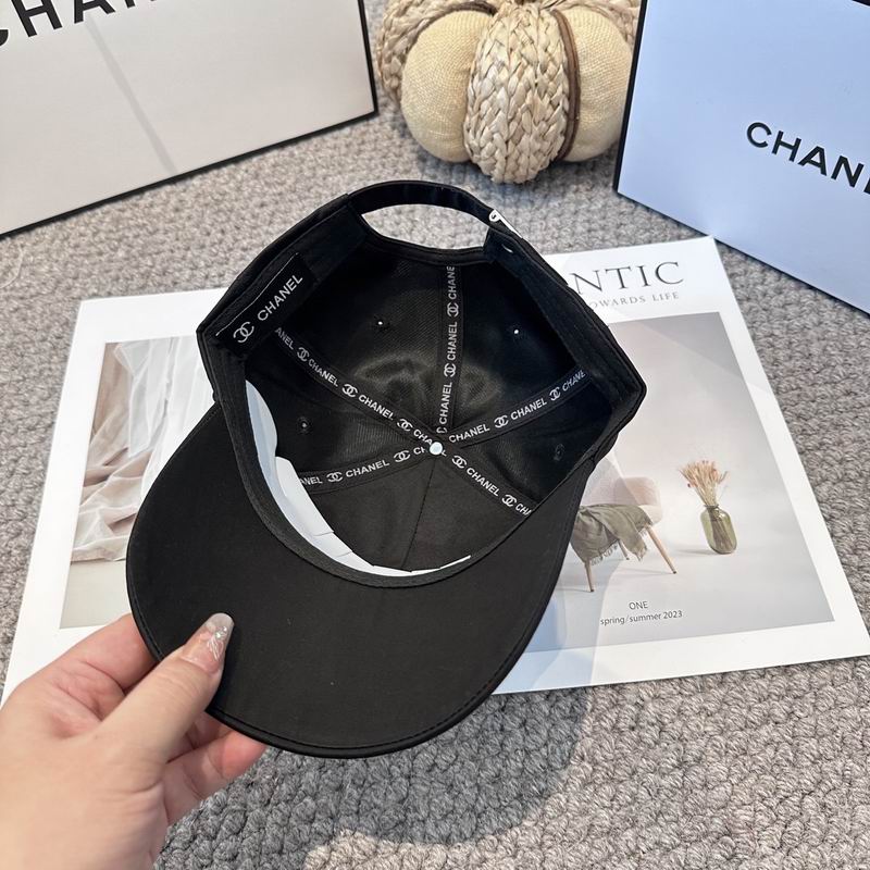 Chanel cap (1106)