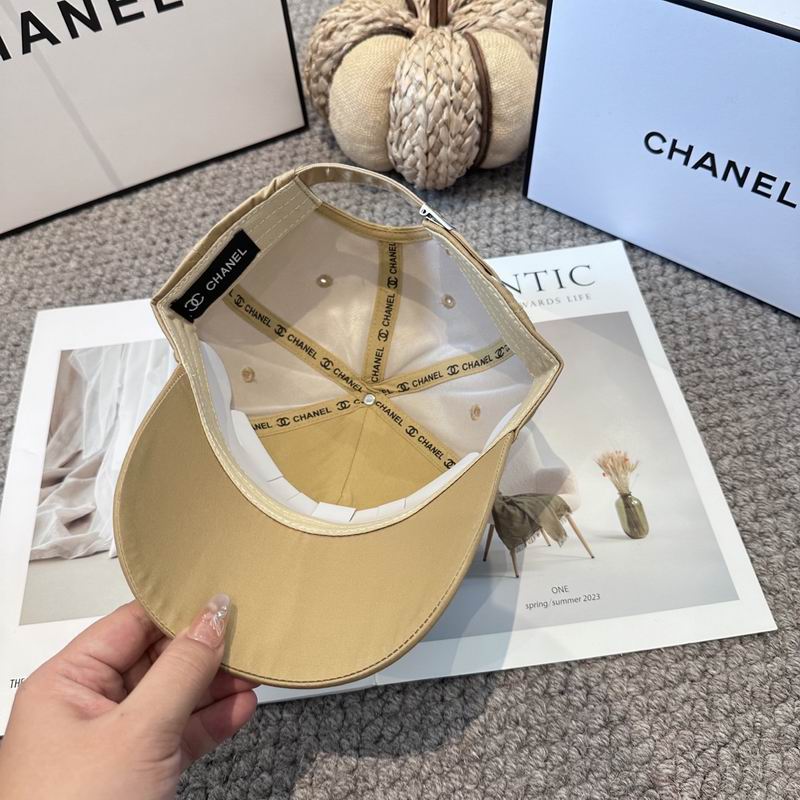 Chanel cap (1115)