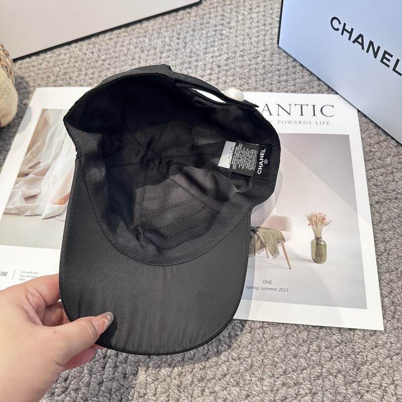 Chanel cap (1142)