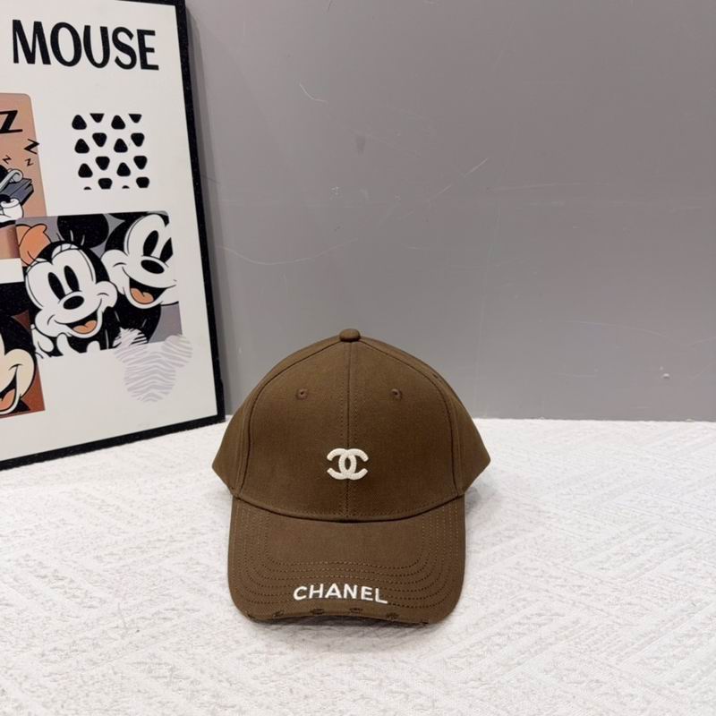 Chanel cap (125)