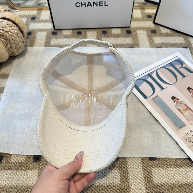 Chanel cap (135)