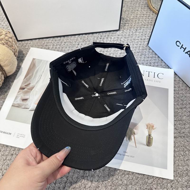 Chanel cap (1353)