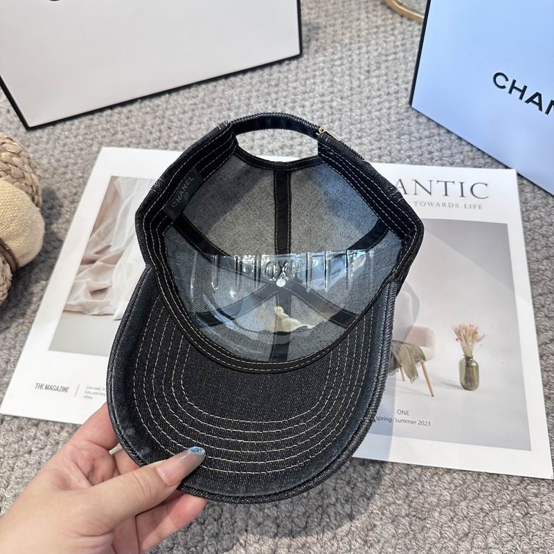 Chanel cap (1372)
