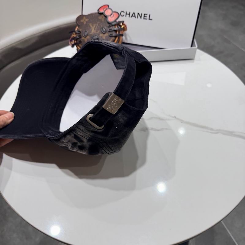 Chanel cap (1475)