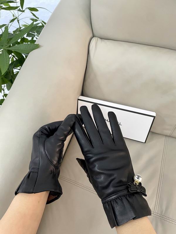 Chanel gloves L 08 (1)