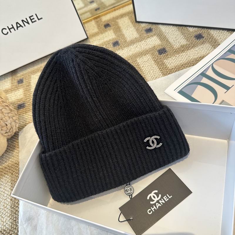 Chanel hat (1072)