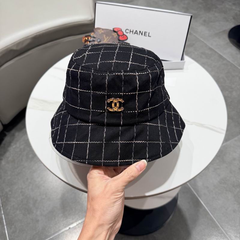 Chanel hat (1944)