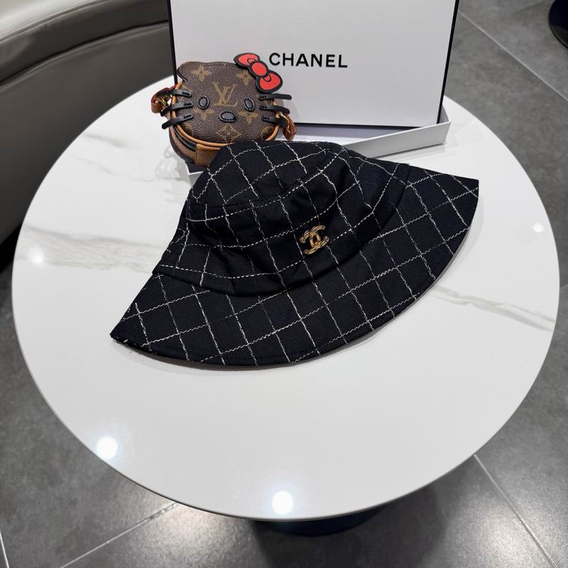 Chanel hat (1946)