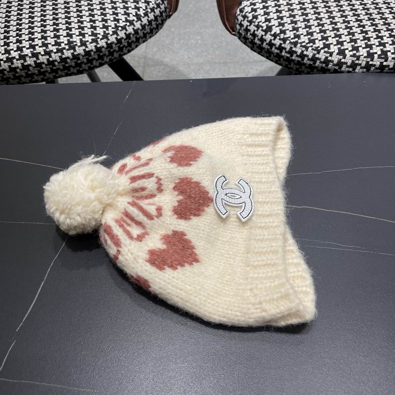 Chanel hat (2096)