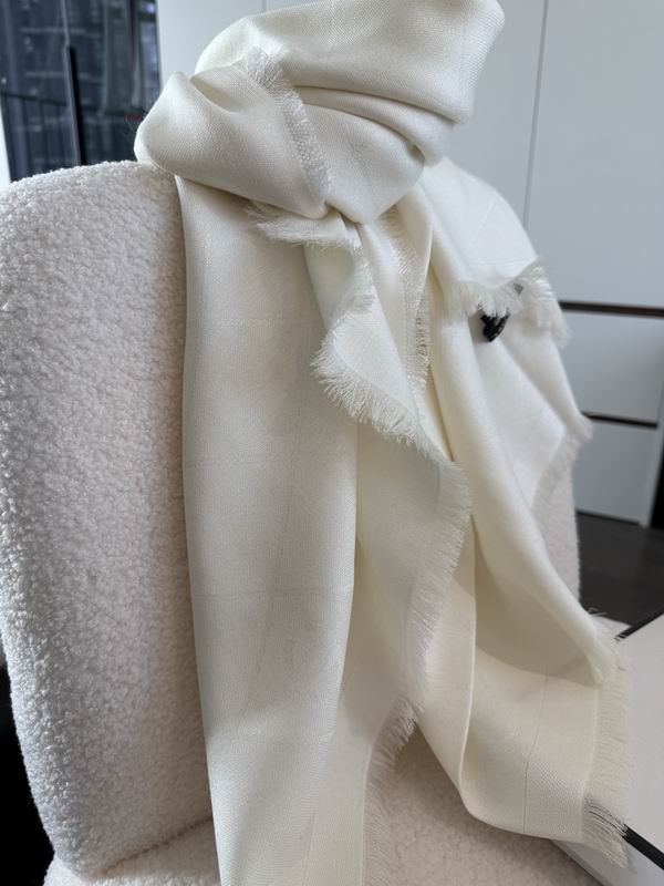 Chanel scarf 140X140cm E33 (2)