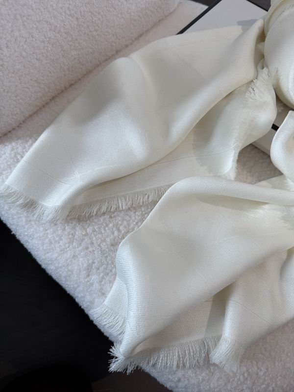 Chanel scarf 140X140cm E33 (3)