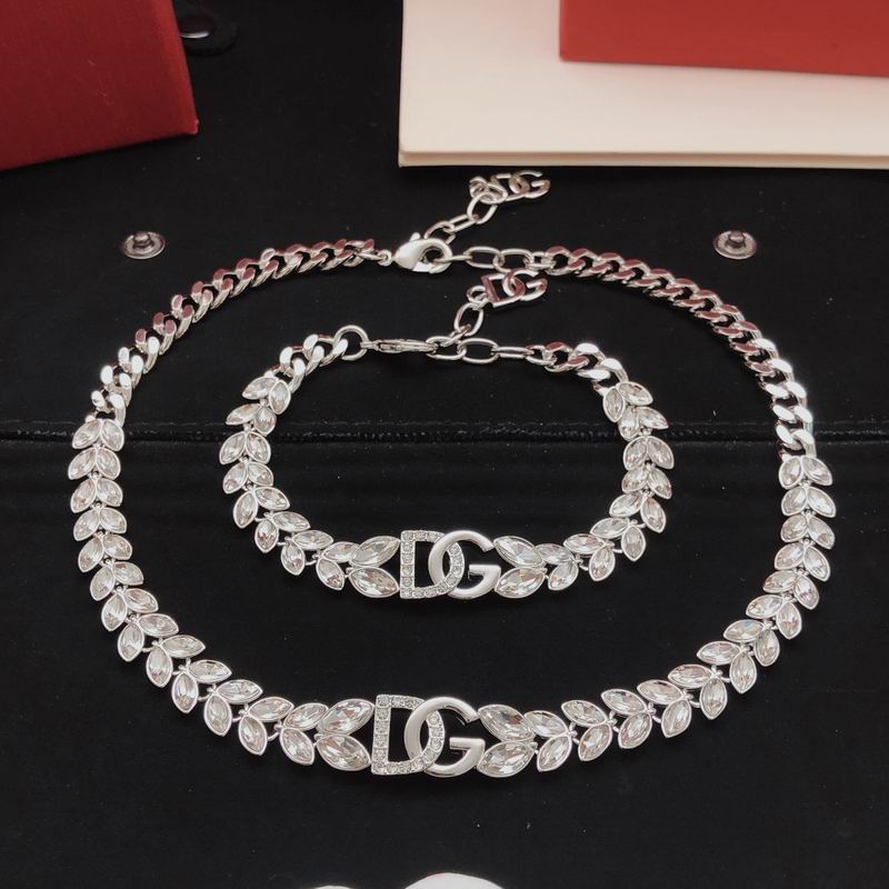 DG suits 01yxx02 (5)