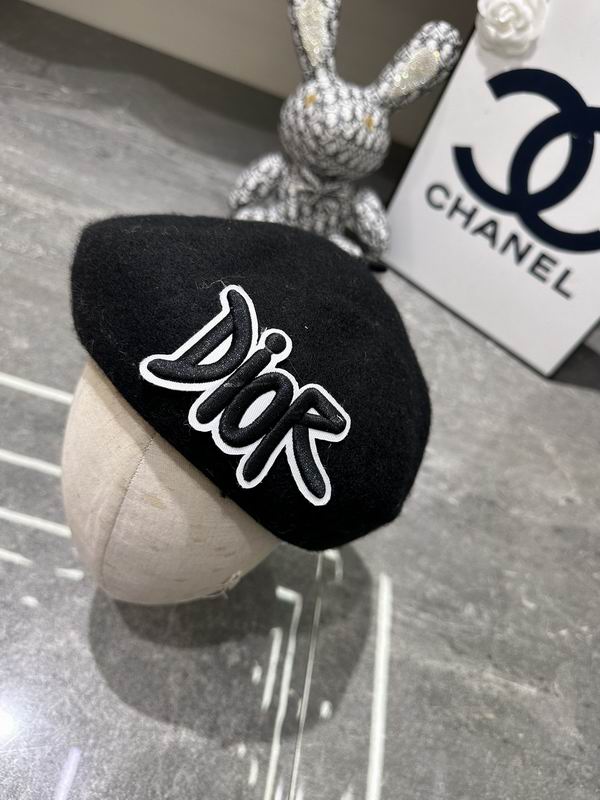 Dior beret dx (90)