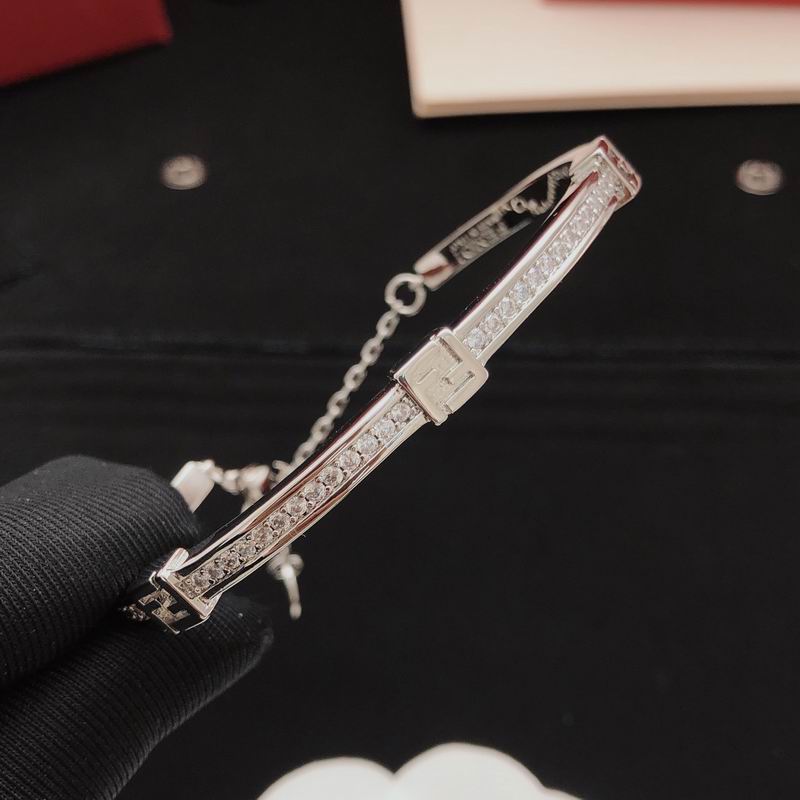 Fendi bracelet 12yxx04 (3)