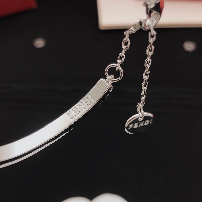 Fendi bracelet 12yxx04 (4)