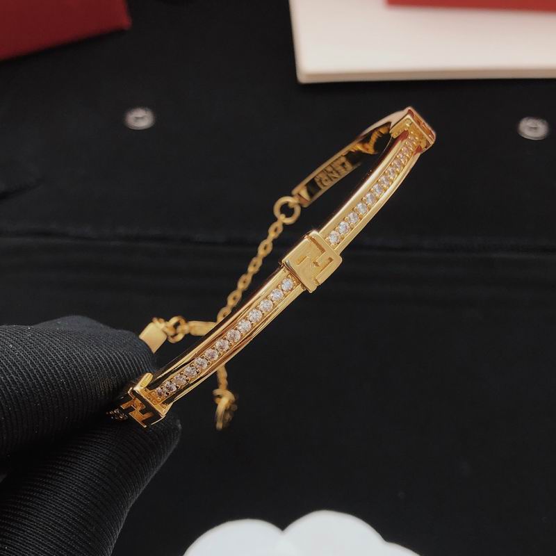 Fendi bracelet 12yxx04 (7)