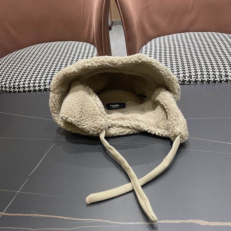 Fendi hat (100)