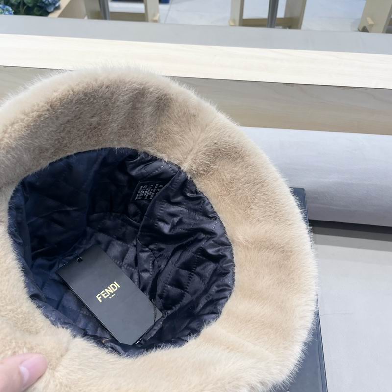 Fendi hat (893)