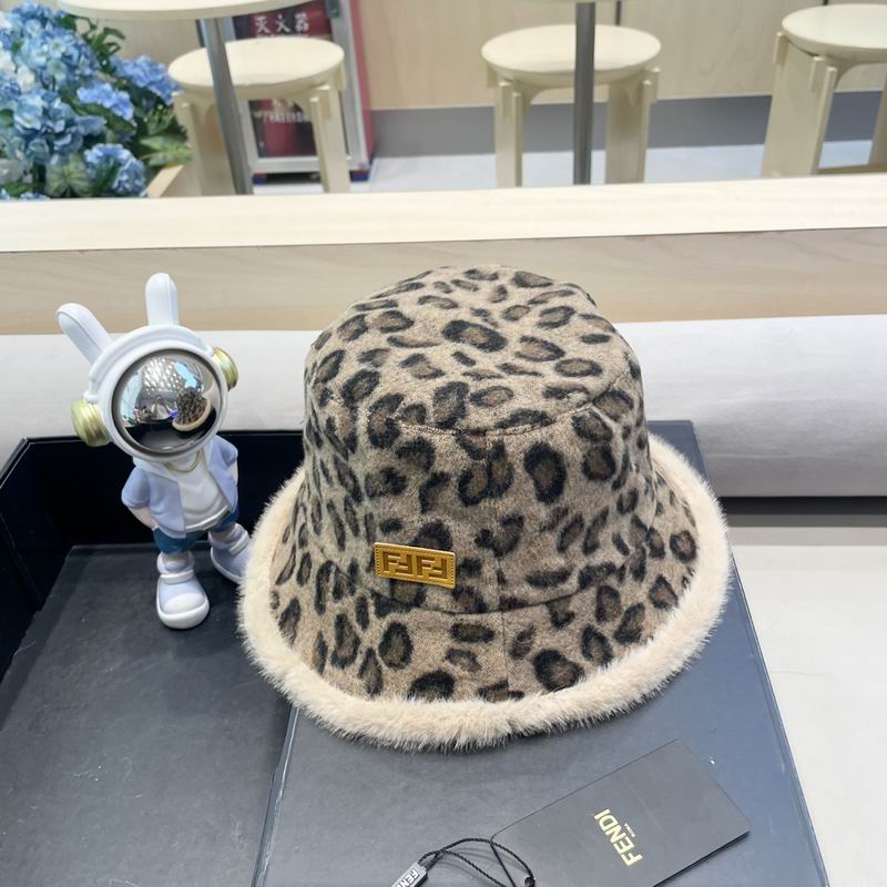 Fendi hat (896)