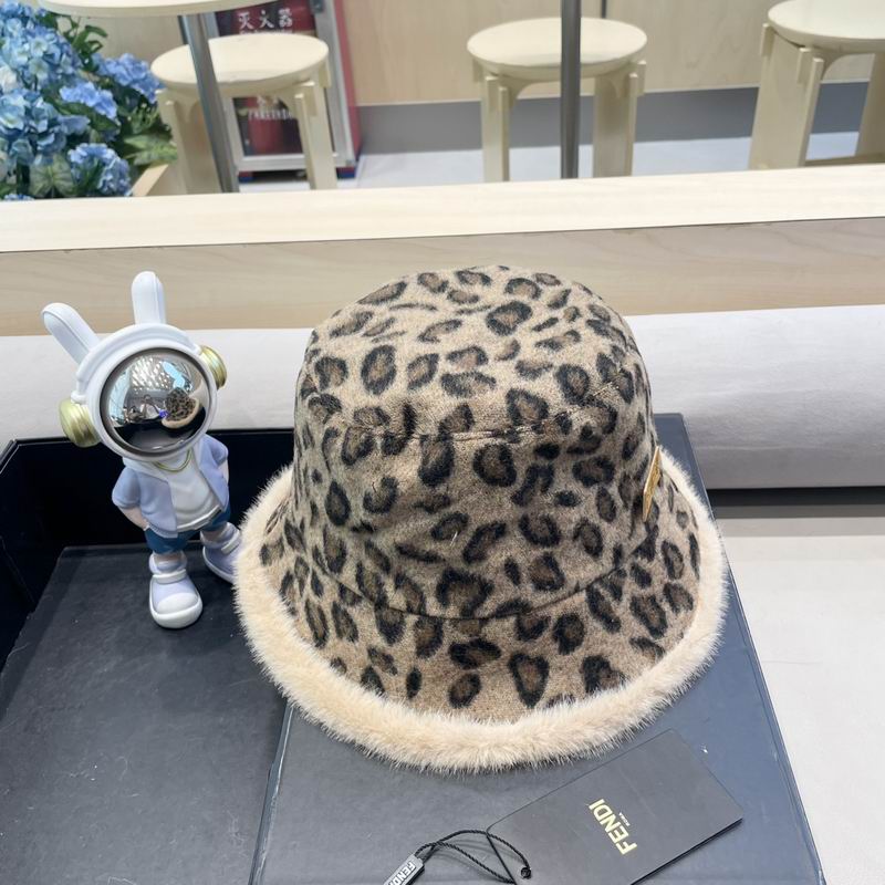 Fendi hat (898)