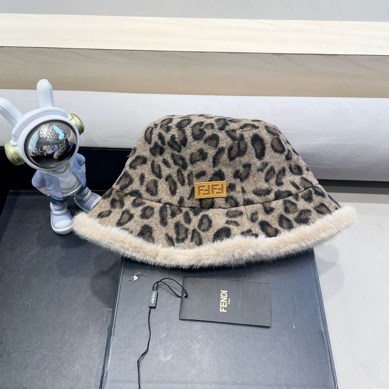 Fendi hat (900)