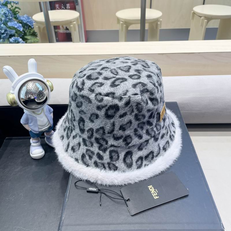 Fendi hat (907)