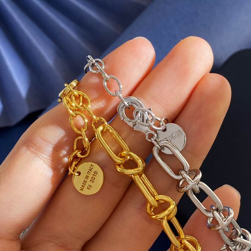 Fendi necklace 11yxx01 (3)