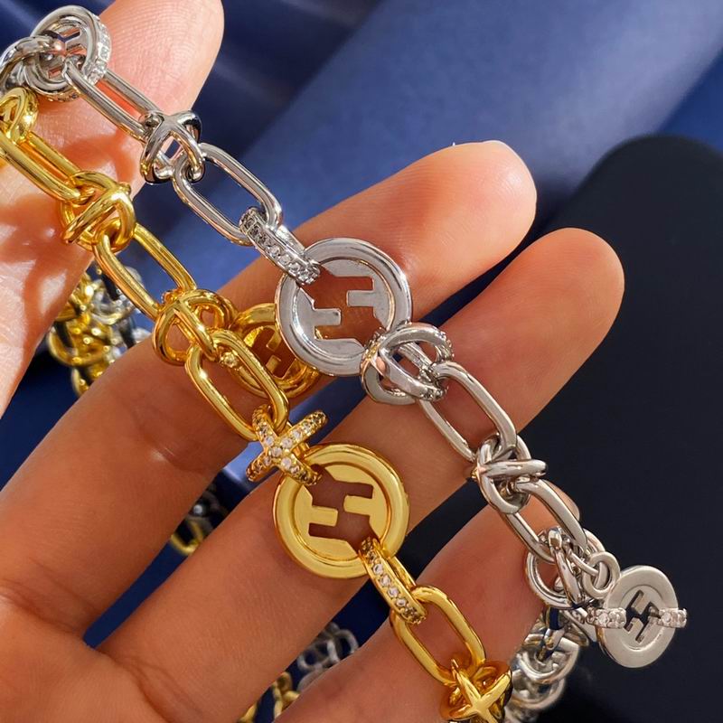 Fendi necklace 11yxx01 (7)