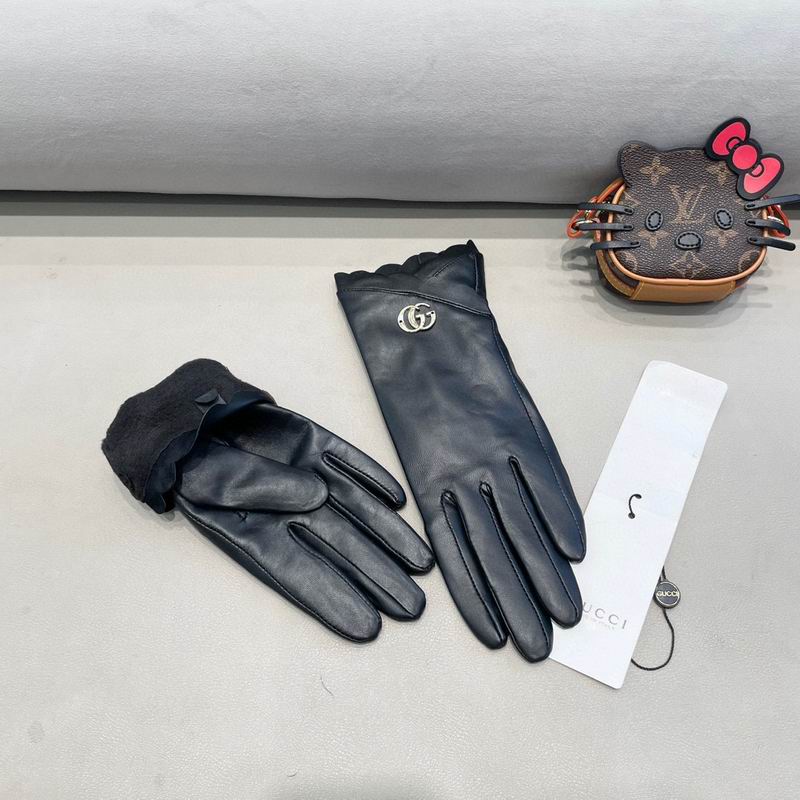 Gucci Gloves M L 32 (4)
