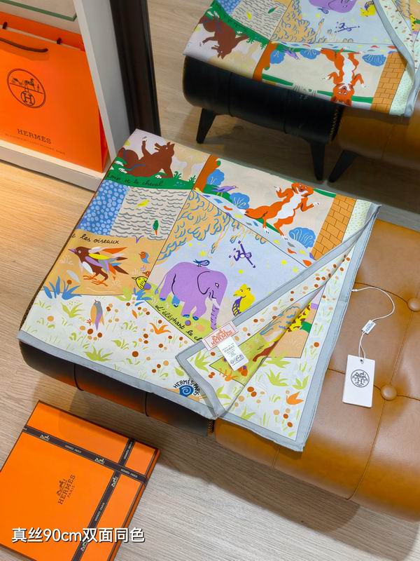 Hermes silk scarf 90X90cm E07 (17)