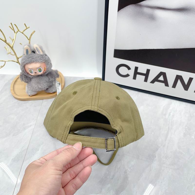 Jacouemus Cap dx (1170)