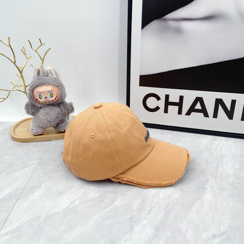 Jacouemus Cap dx (1185)