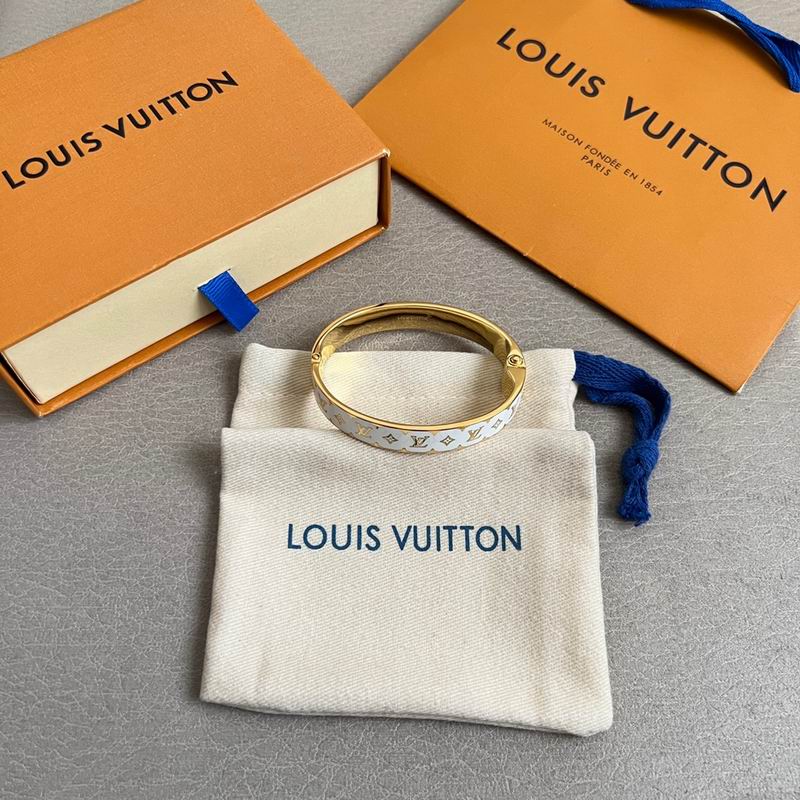 LV Bracelet 01yxx284 (15)