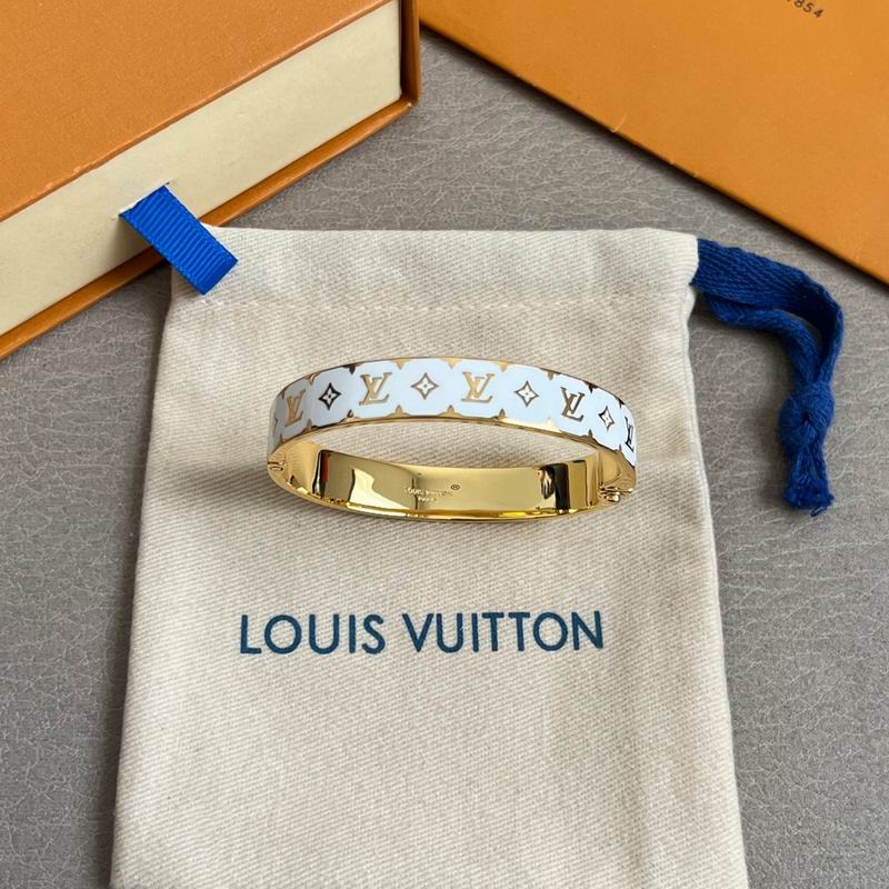LV Bracelet 01yxx284 (16)