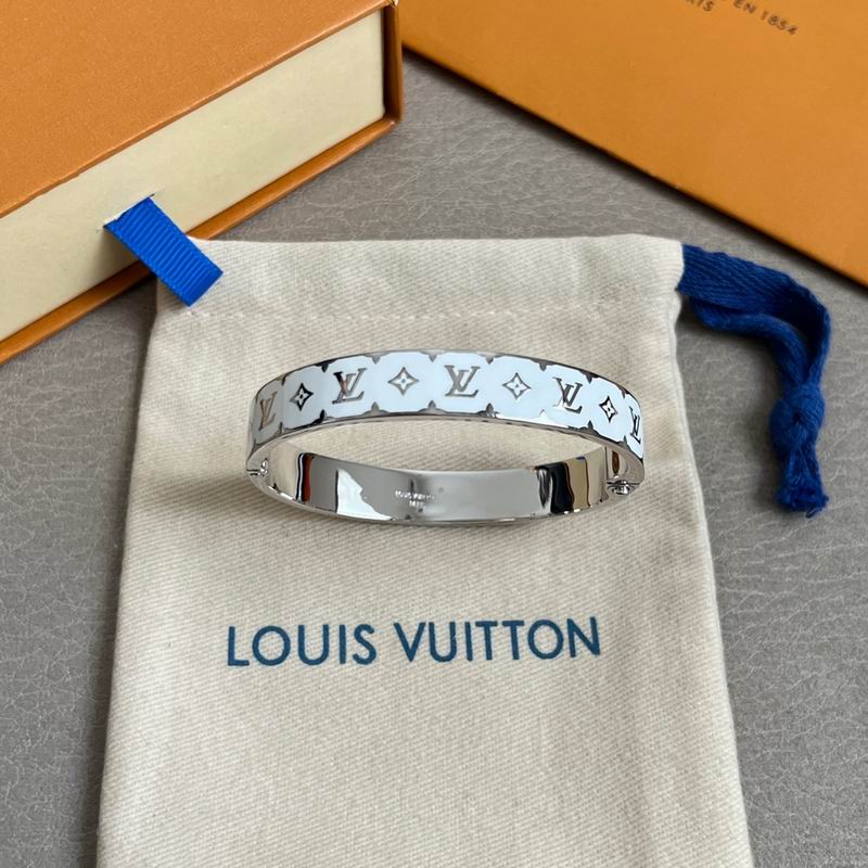 LV Bracelet 01yxx284 (20)