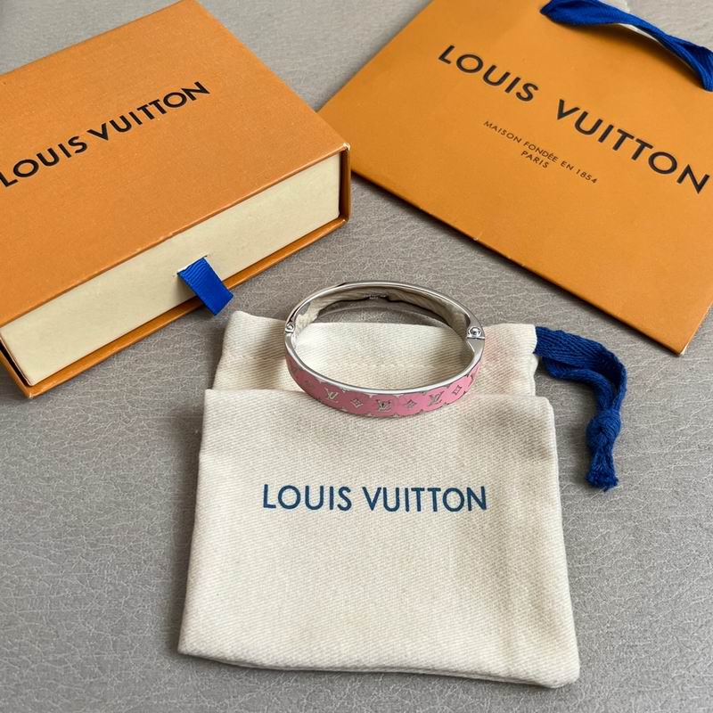 LV Bracelet 01yxx284 (27)