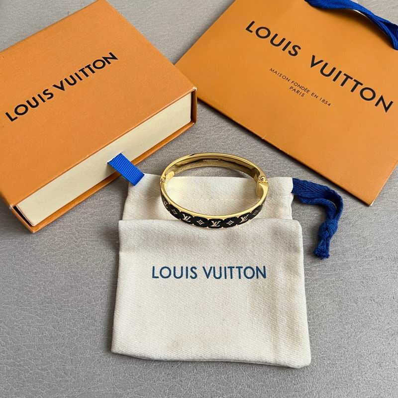 LV Bracelet 01yxx284 (7)
