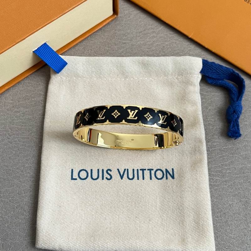 LV Bracelet 01yxx284 (8)
