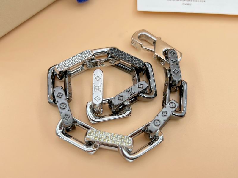 LV Bracelet 01yxx295 (6)